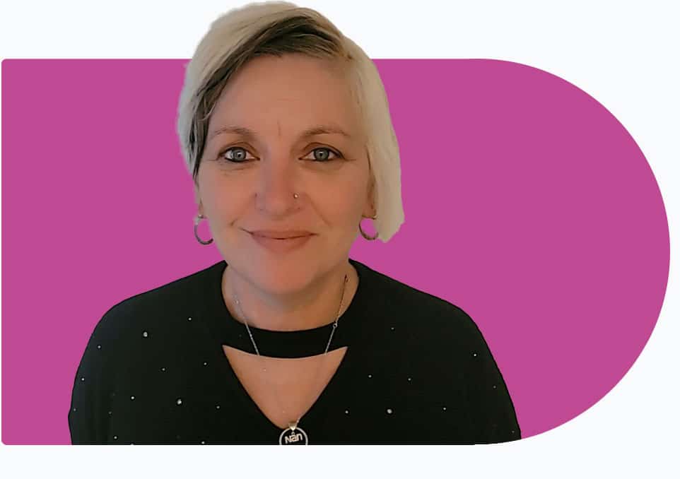 a dementia care expert who specialises in dementia home care